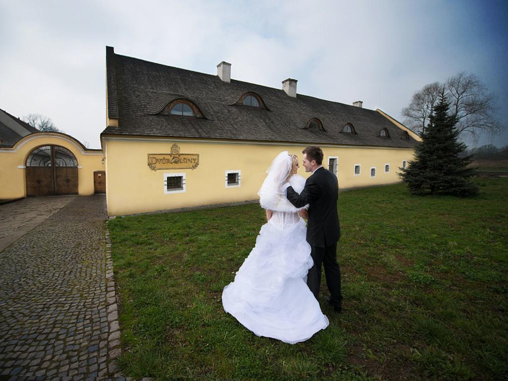 Dvur Olsiny -Hotel And Horse-Riding Karvina Exterior photo